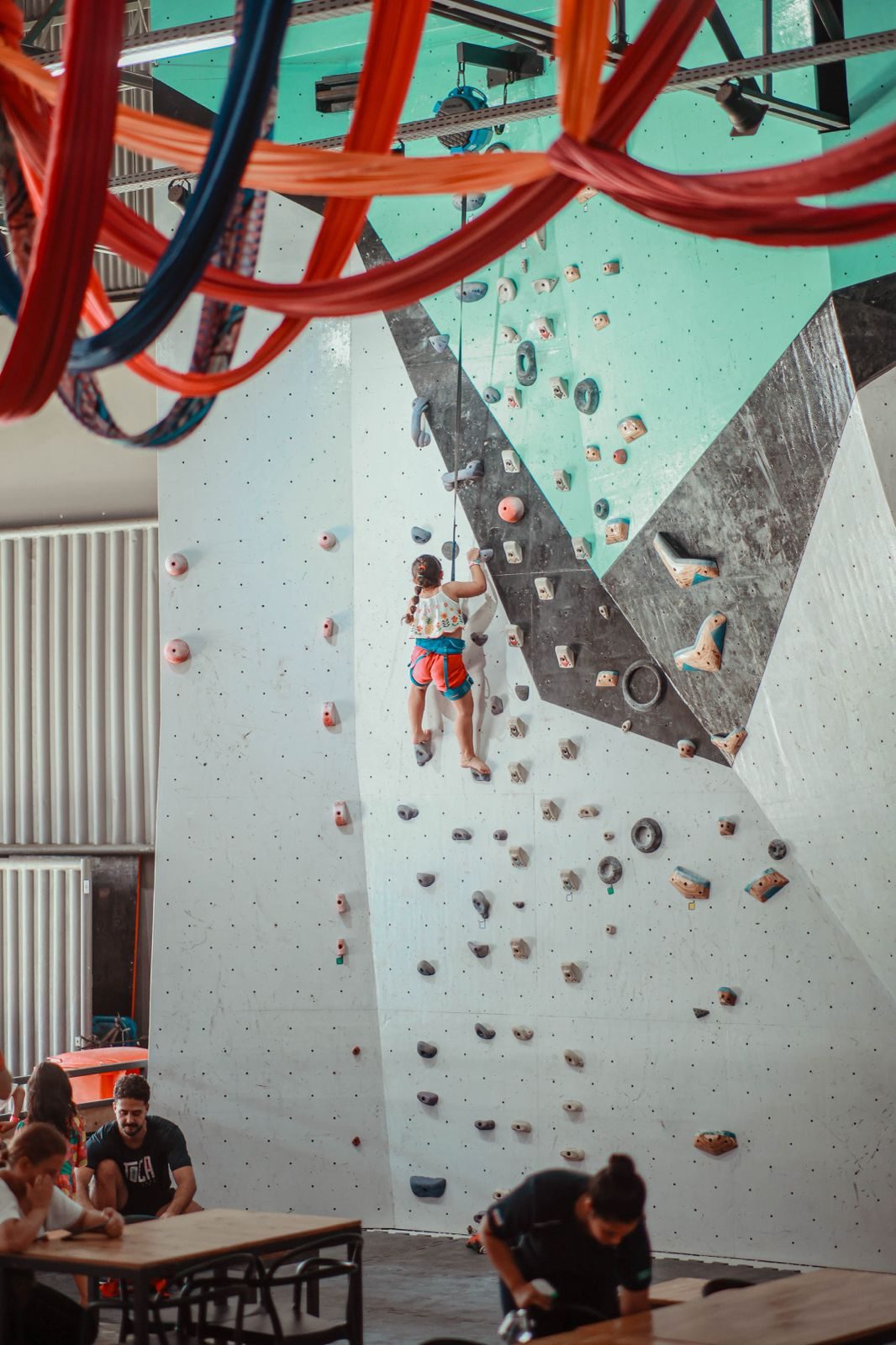 Momento da colônia de férias na Toca Escalada